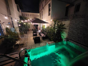 Private House with Pool, AC, BBQ, Fast Wi-Fi, Pet & Family Friendly, Near Colonial Zone, Mirador Sur Park & Ocean, in Santo Domingo